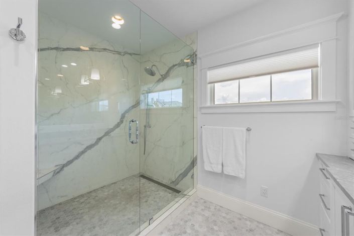 Image No.43-5 Bed Property for sale