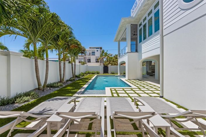 Image No.57-5 Bed Property for sale