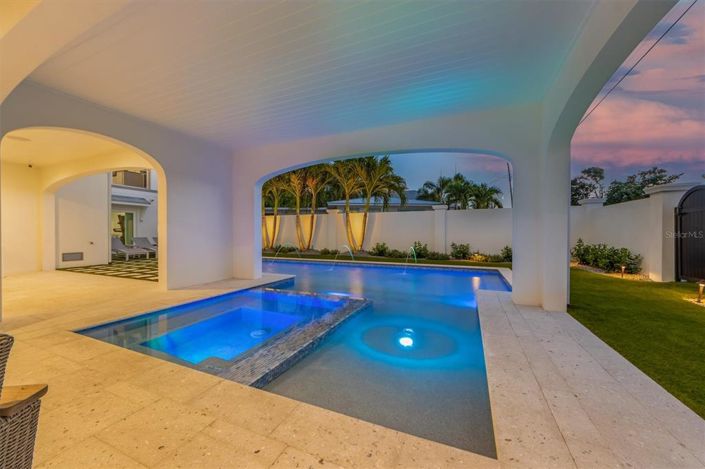 Image No.62-5 Bed Property for sale