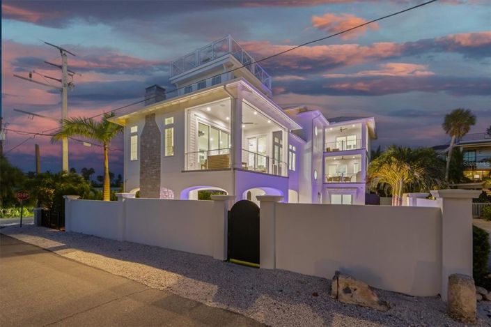 Image No.68-5 Bed Property for sale