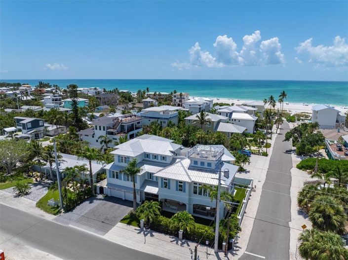 Image No.71-5 Bed Property for sale