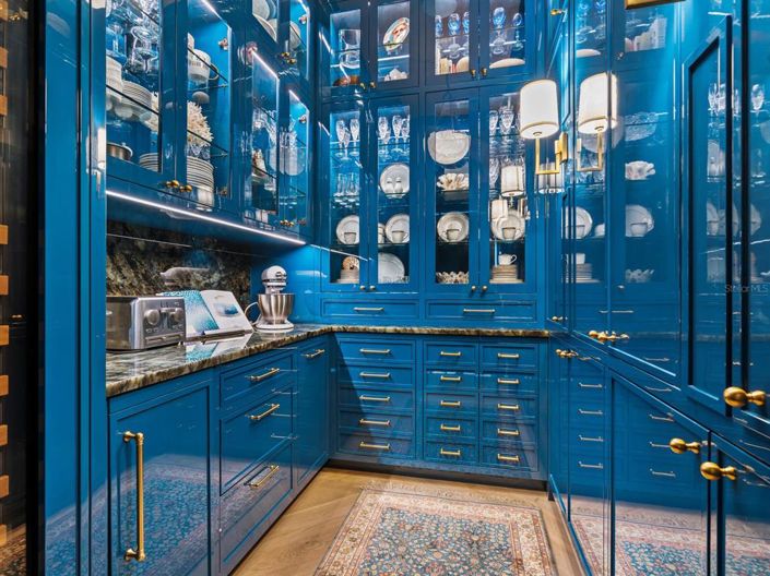 Image No.18-4 Bed Property for sale