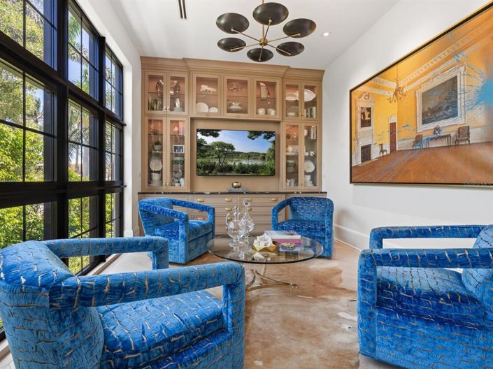 Image No.19-4 Bed Property for sale