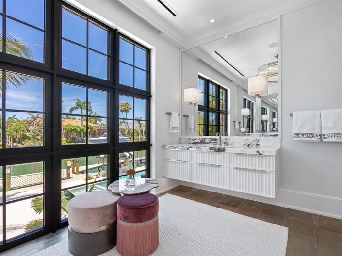 Image No.30-4 Bed Property for sale