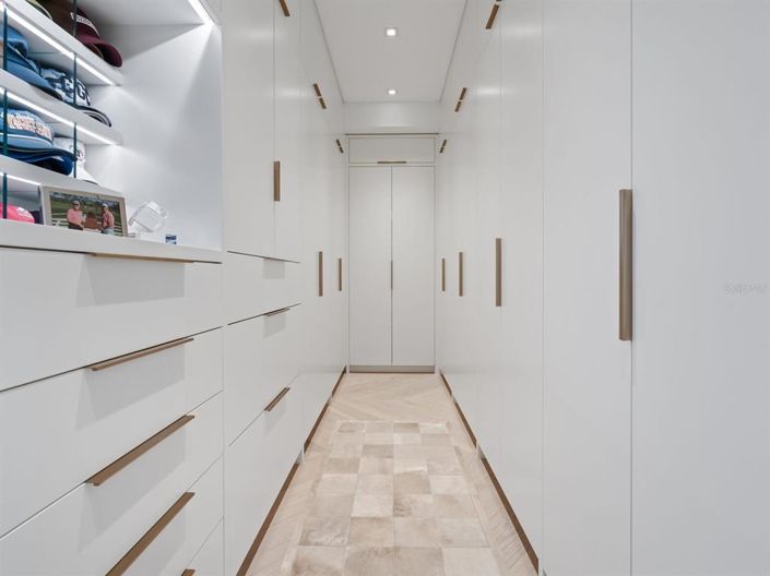 Image No.33-4 Bed Property for sale