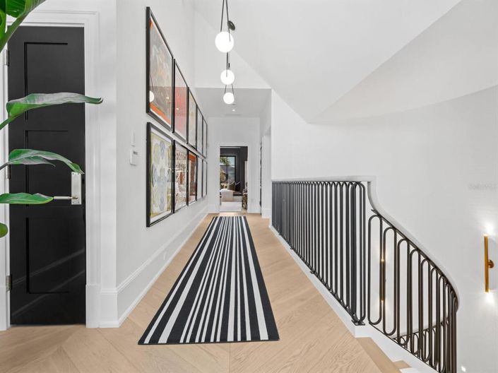 Image No.37-4 Bed Property for sale