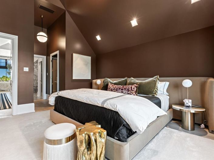 Image No.39-4 Bed Property for sale