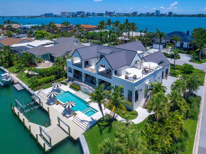 Image No.4-4 Bed Property for sale