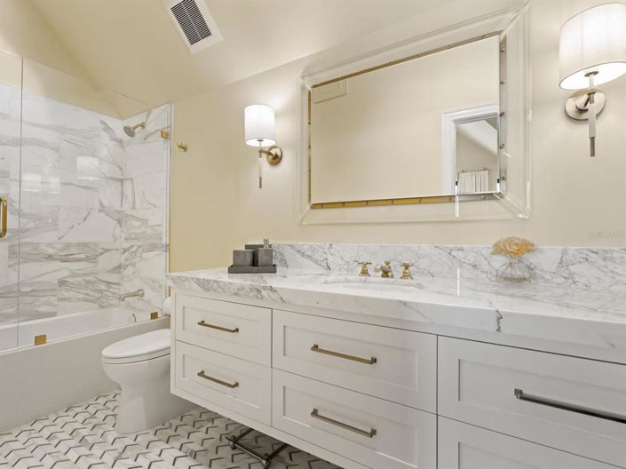 Image No.44-4 Bed Property for sale