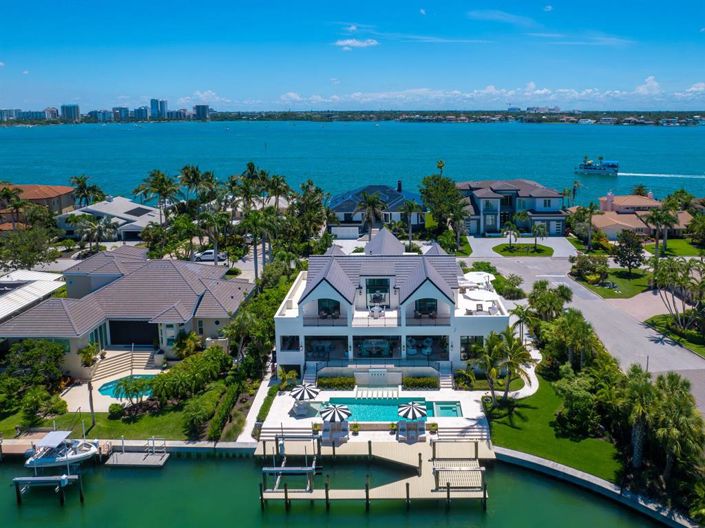 Image No.5-4 Bed Property for sale