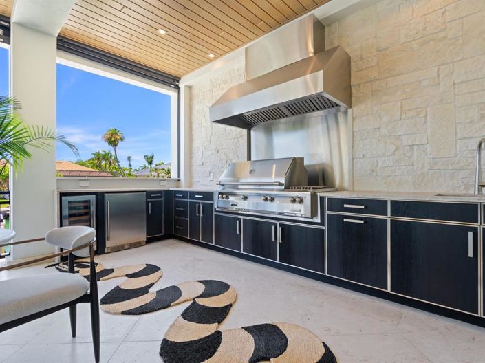 Image No.52-4 Bed Property for sale