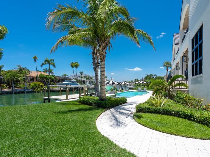 Image No.54-4 Bed Property for sale