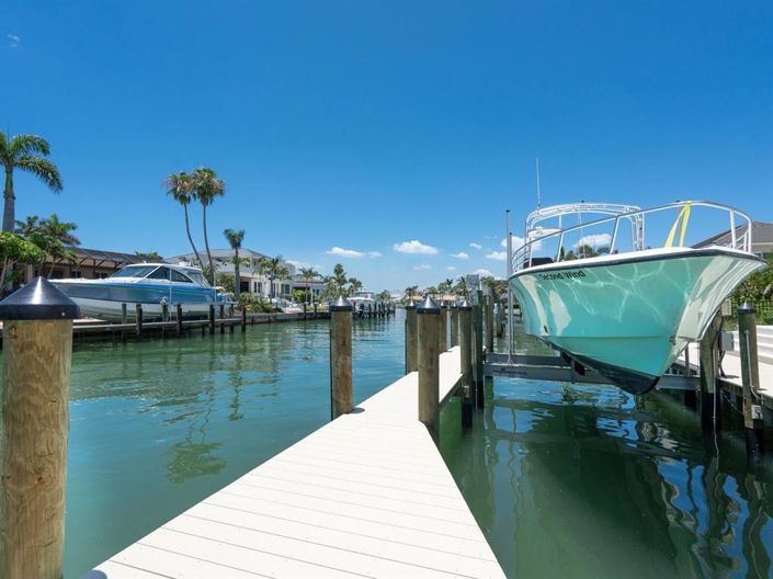 Image No.56-4 Bed Property for sale