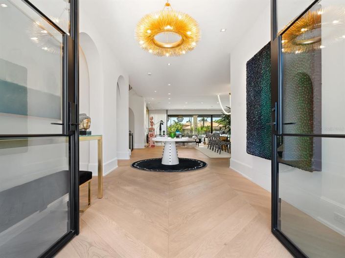 Image No.6-4 Bed Property for sale