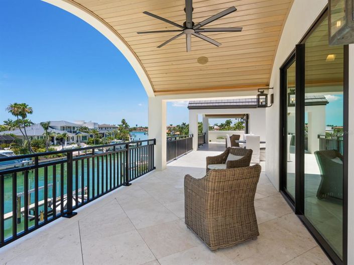 Image No.68-4 Bed Property for sale