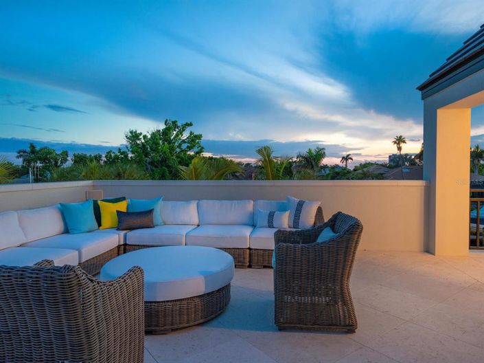 Image No.69-4 Bed Property for sale