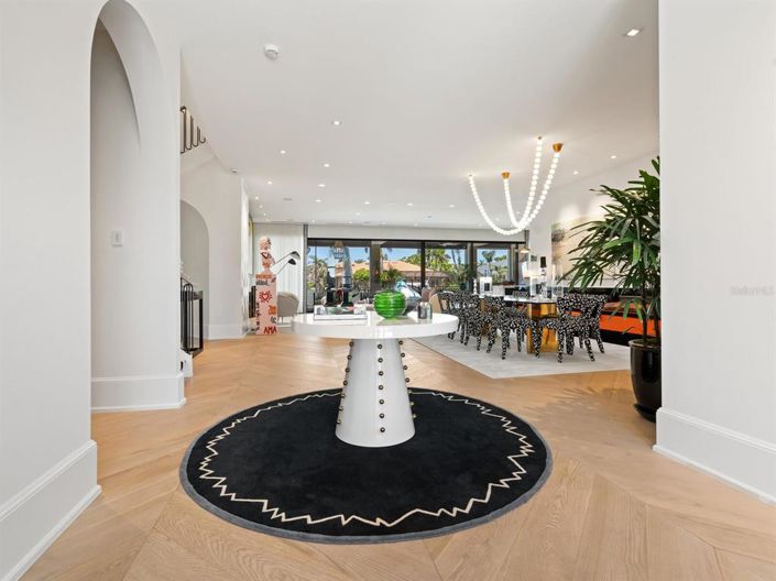 Image No.7-4 Bed Property for sale