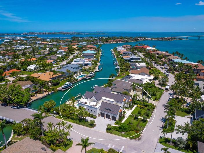 Image No.78-4 Bed Property for sale