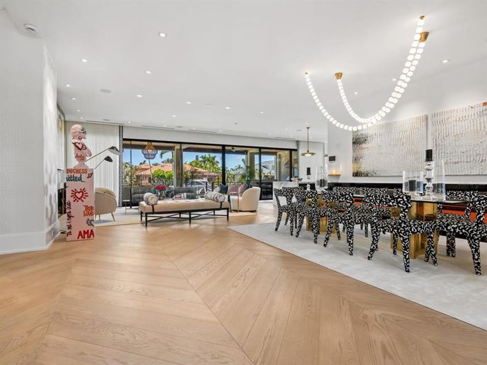 Image No.8-4 Bed Property for sale