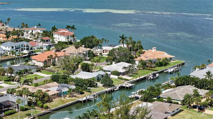 Image No.12-3 Bed Property for sale