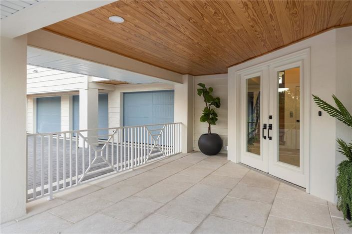 Image No.30-6 Bed Property for sale