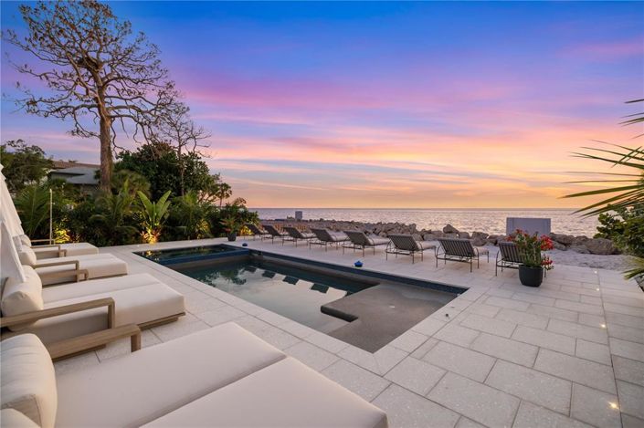 Image No.5-6 Bed Property for sale