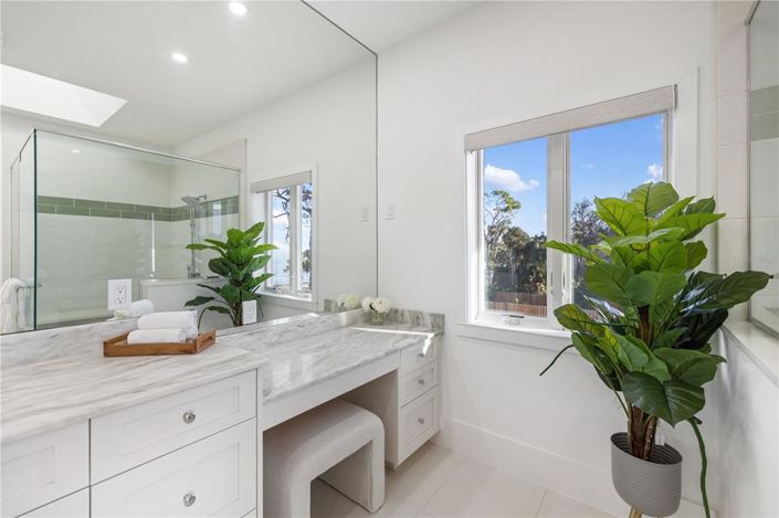 Image No.64-6 Bed Property for sale