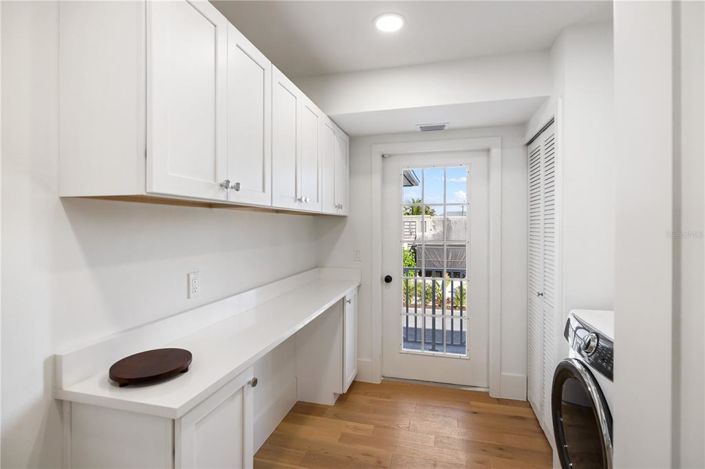 Image No.70-6 Bed Property for sale