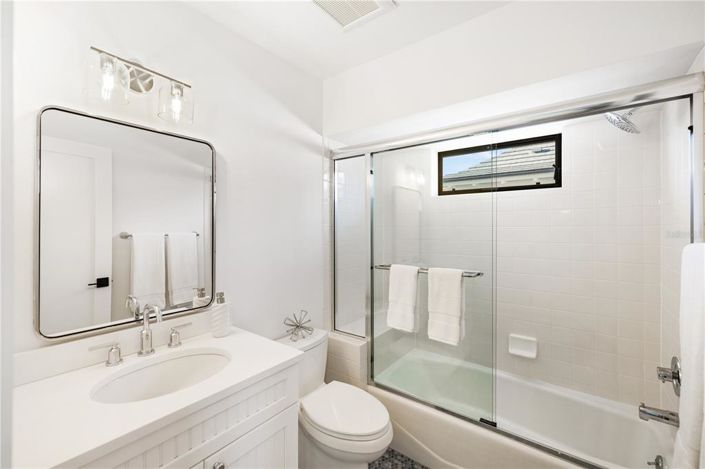 Image No.78-6 Bed Property for sale