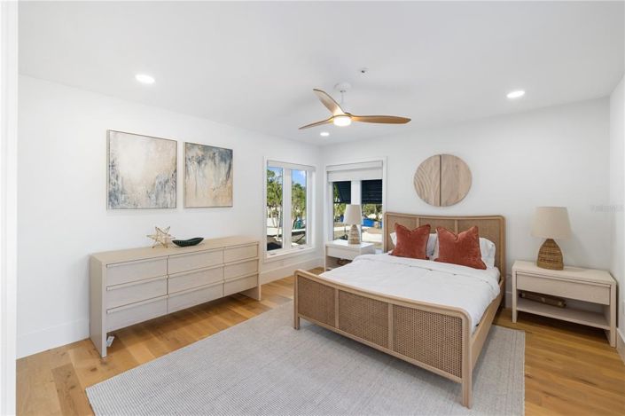 Image No.79-6 Bed Property for sale