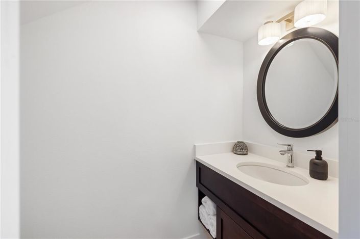 Image No.85-6 Bed Property for sale