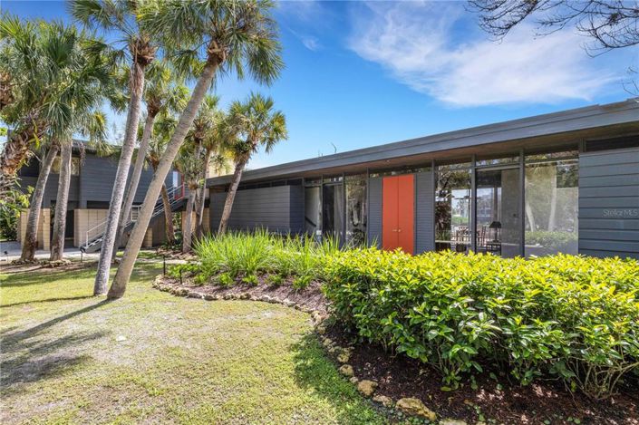 Image No.35-5 Bed Property for sale