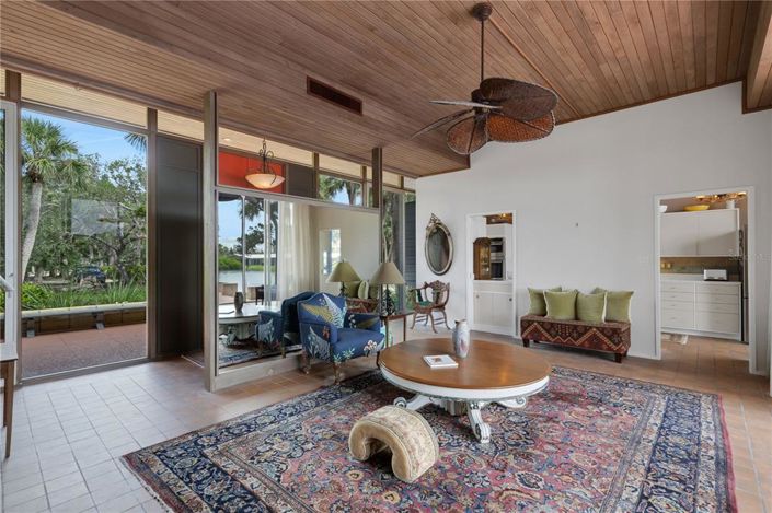 Image No.7-5 Bed Property for sale