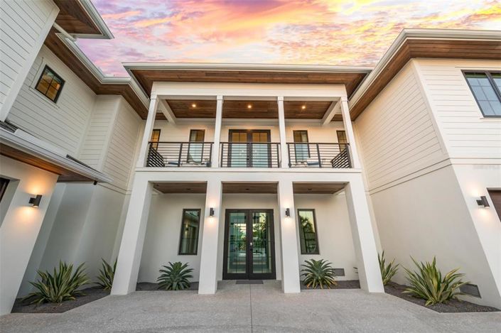 Image No.2-6 Bed Property for sale