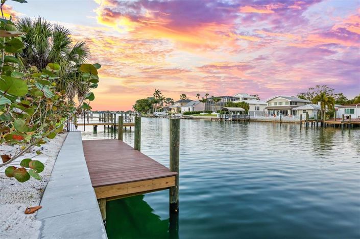 Image No.3-6 Bed Property for sale