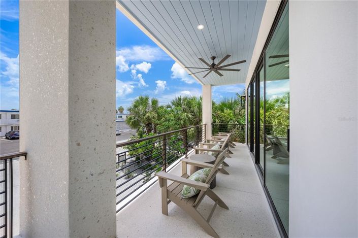 Image No.12-5 Bed Property for sale