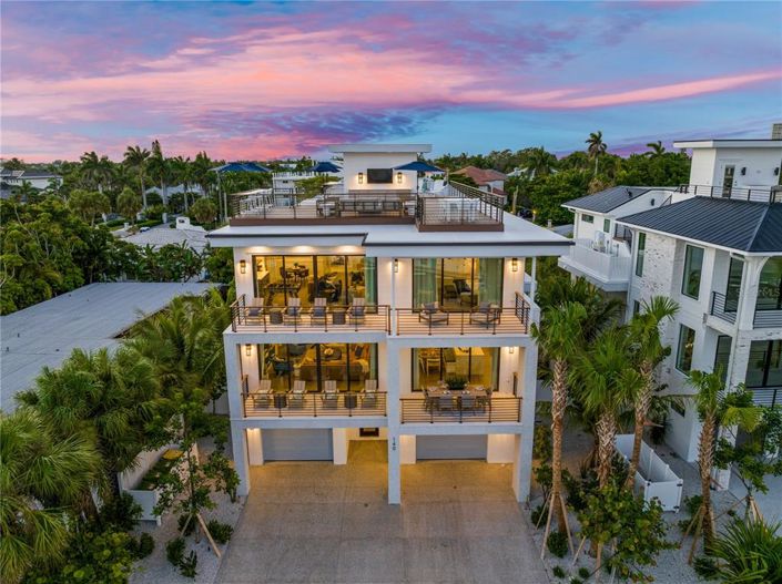 Image No.2-5 Bed Property for sale