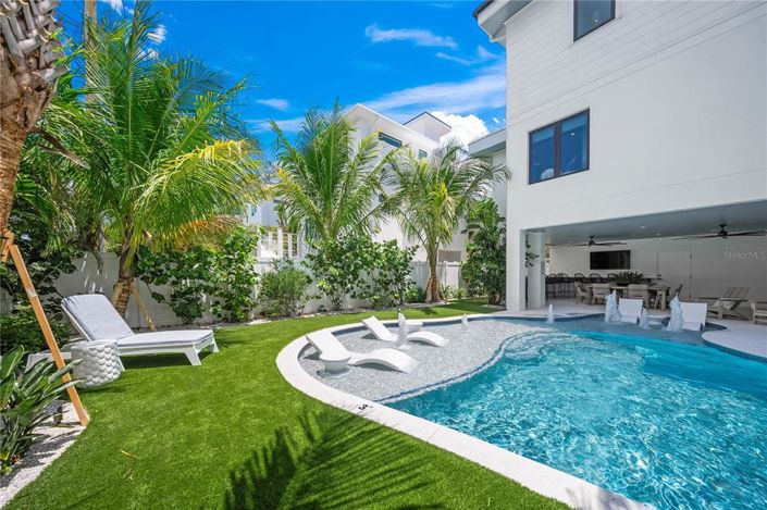 Image No.5-5 Bed Property for sale