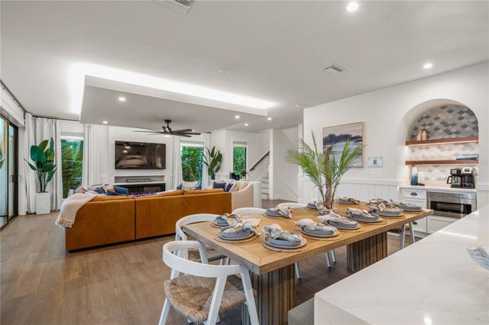 Image No.8-5 Bed Property for sale