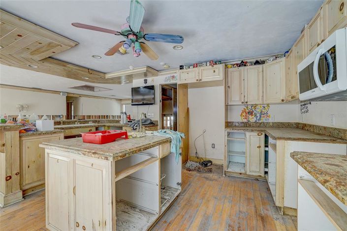 Image No.12-2 Bed Property for sale