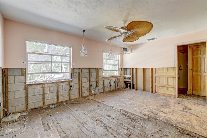 Image No.18-2 Bed Property for sale