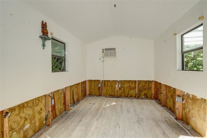 Image No.30-2 Bed Property for sale