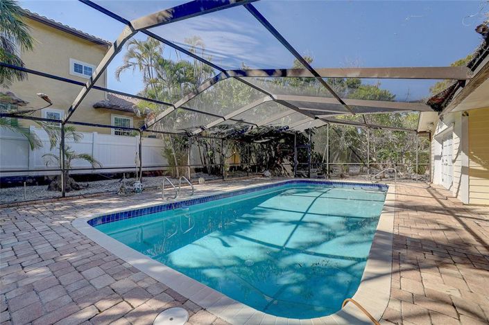 Image No.42-2 Bed Property for sale