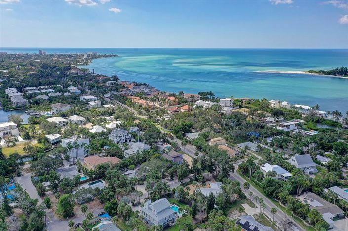 Image No.64-2 Bed Property for sale