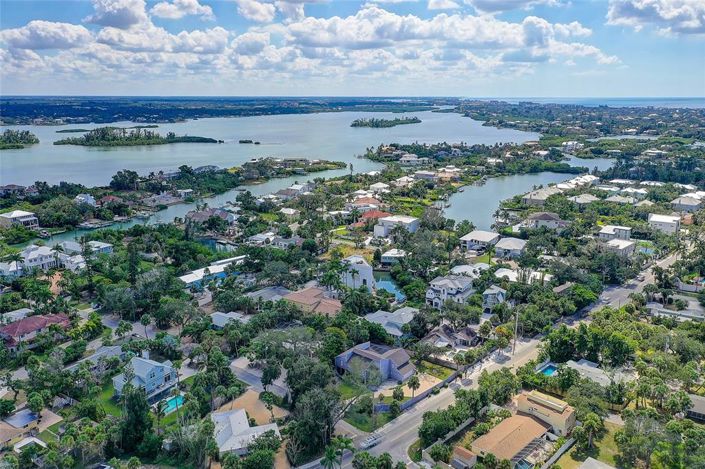 Image No.65-2 Bed Property for sale