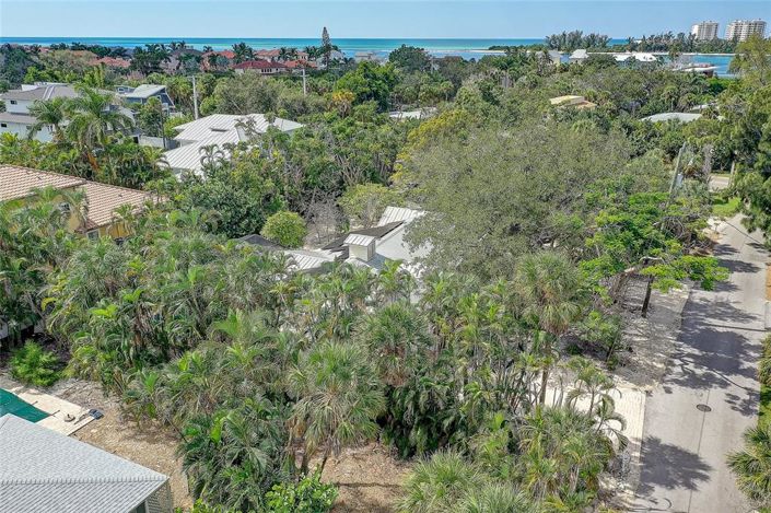 Image No.71-2 Bed Property for sale