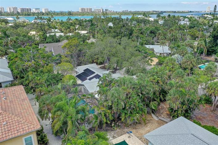 Image No.72-2 Bed Property for sale