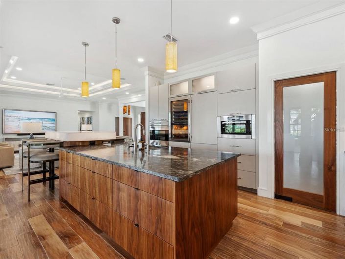 Image No.19-4 Bed Property for sale