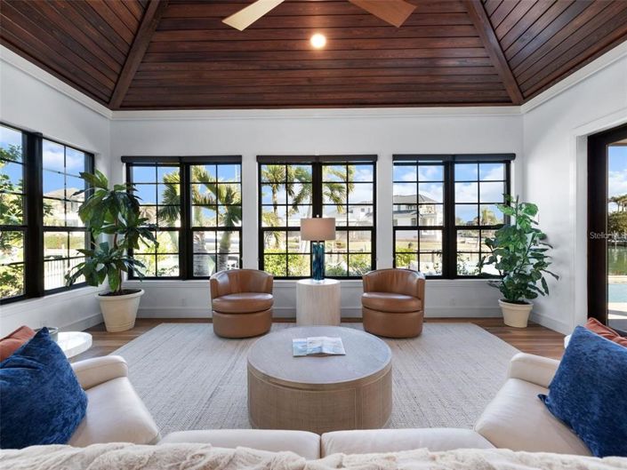 Image No.21-4 Bed Property for sale