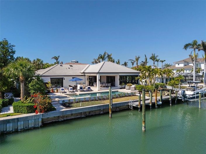 Image No.32-4 Bed Property for sale